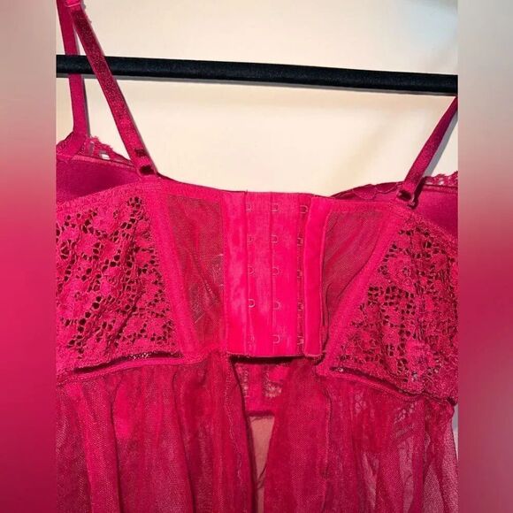 Victoria’s Secret Red Lace & Mesh Push Up Open Back Intimate Chemise Size 32D - Picture 4 of 6